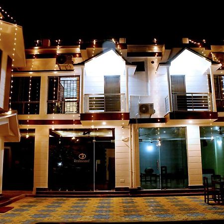 Hotel Aayes And Resort Shanti Niketan Ngoại thất bức ảnh