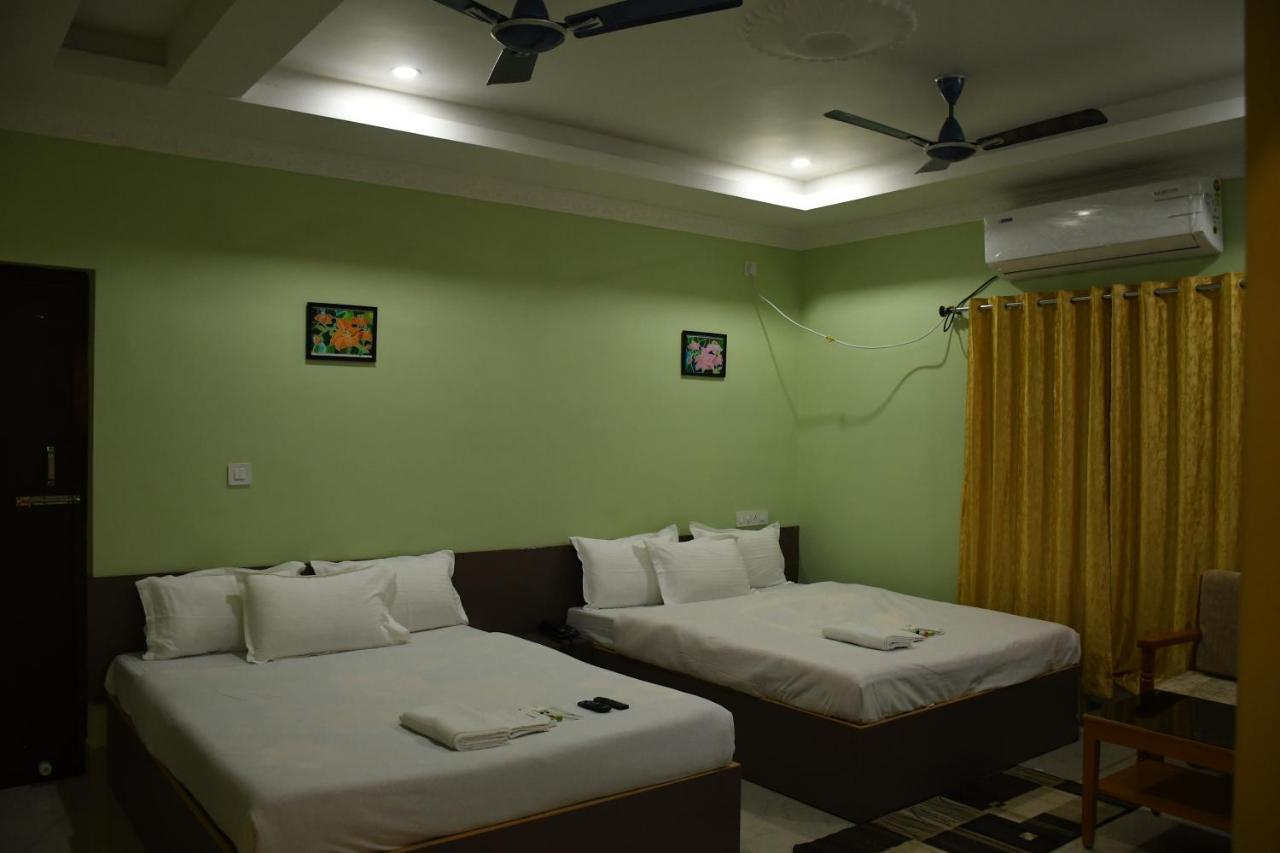 Hotel Aayes And Resort Shanti Niketan Phòng bức ảnh